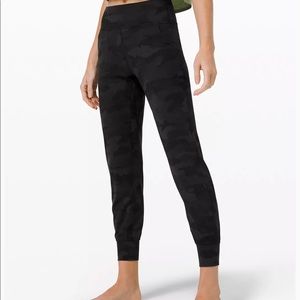 LULULEMON Align Jogger size 4 New w/out tags leopard print